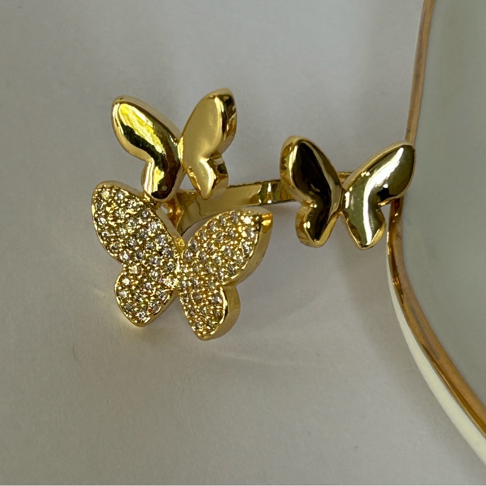Elegant Gold Butterfly Ring